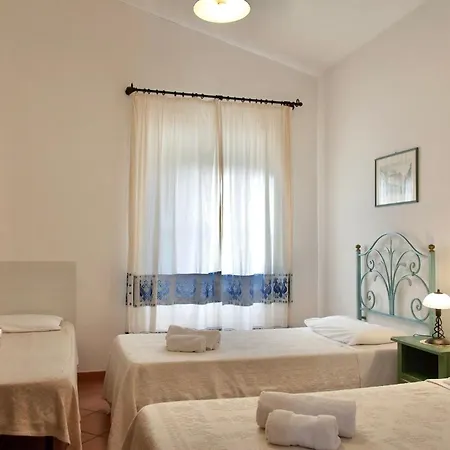 מלון דירות With Swimming Pool A Few Minutes From אלגהרו