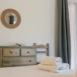 Ξενοδοχείο με διαμερίσματα With Swimming Pool A Few Minutes From 3*