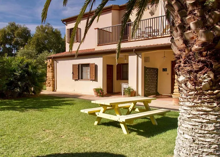 With Swimming Pool A Few Minutes From Aparthotel