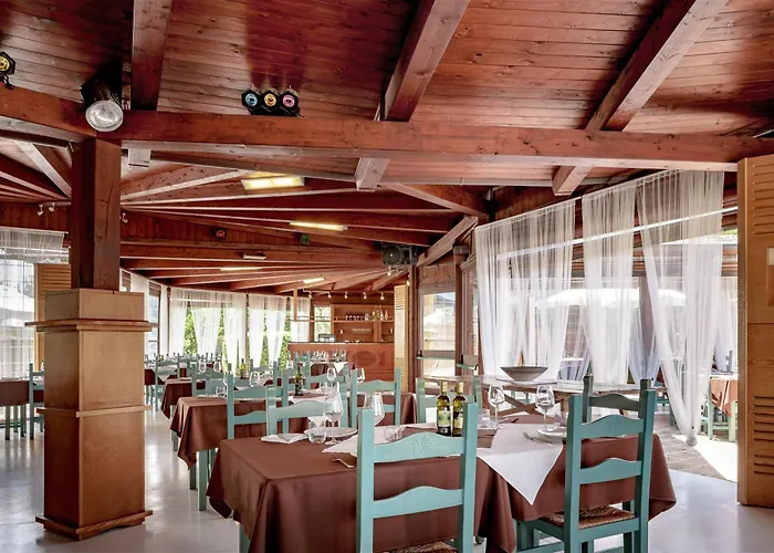 With Swimming Pool A Few Minutes From 3* Alghero